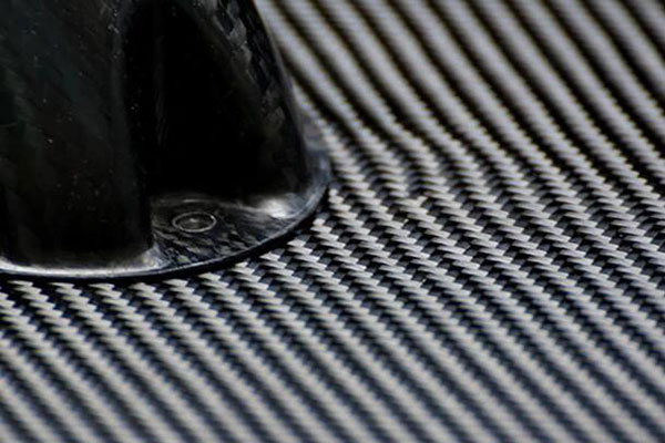輕盈如羽，堅(jiān)韌似鋼——定制化碳纖維制品是工業(yè)之美