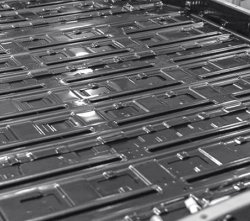 新能源汽車的碳纖維電池箱優勢表現